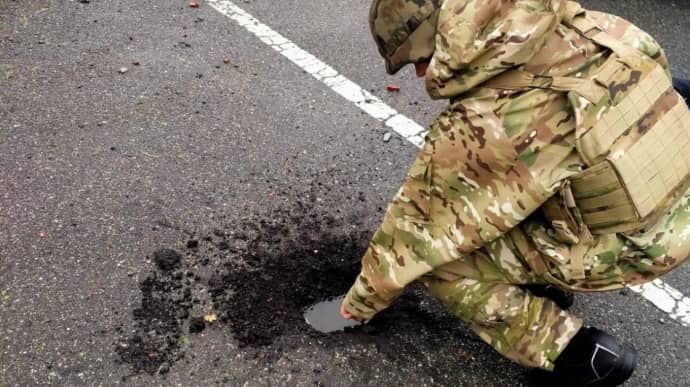 После обстрела 12 июня на Киевщине нашли опасные части кассетных боеприпасов РФ
