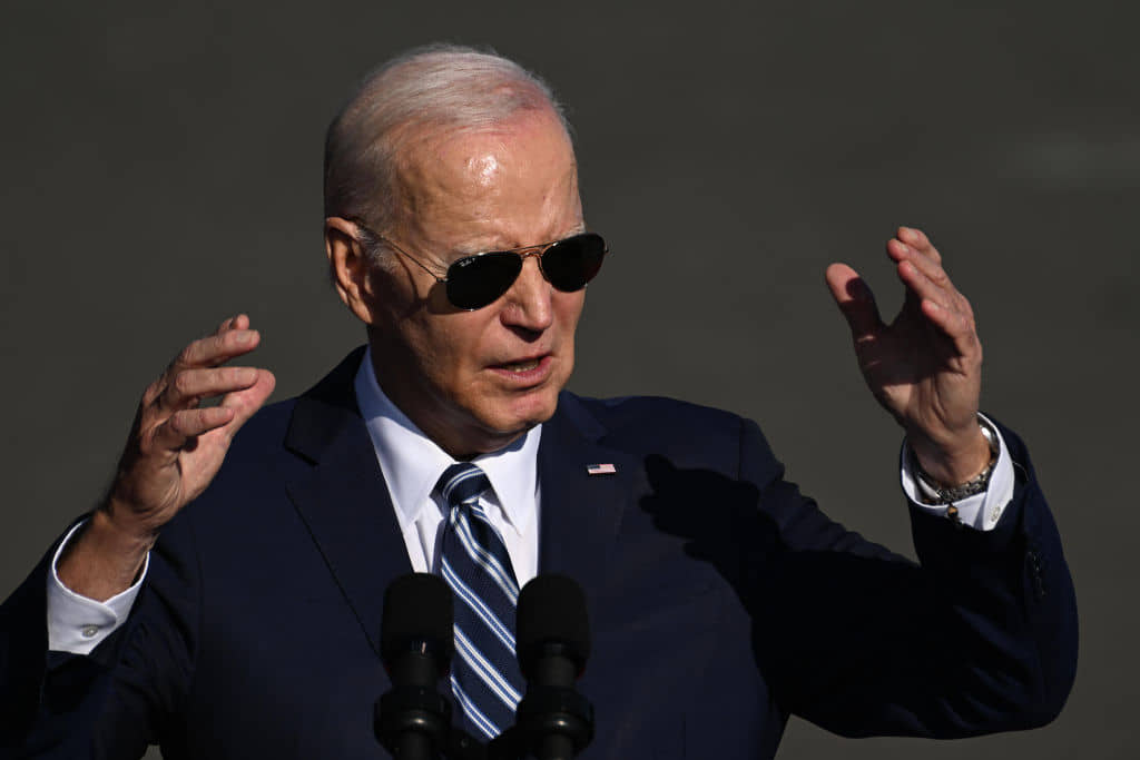 Biden says US can support Ukraine and Israel simultaneously