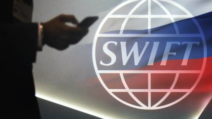 Россия готовится к возможному отключению от SWIFT