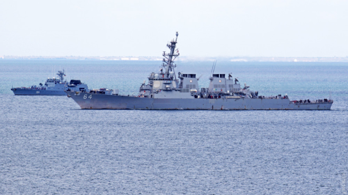 Військовий корабель ВМС США збив повітряні цілі з боку Ємену