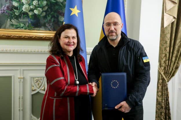 Ukrainian PM receives EU Commission's report on Ukraine's accession progress