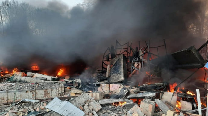 Российские ракеты уничтожили объект пограничников в Киевской области