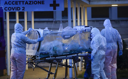 Количество погибших от коронавируса в Италии превысило 10 тысяч человек