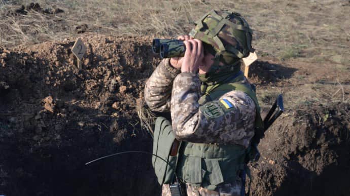 За весь день только три выстрела: в штабе уверяют, что на Донбассе спокойно