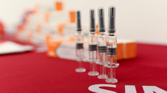 Вакцину CoronaVac мають відправити у регіони вже в понеділок