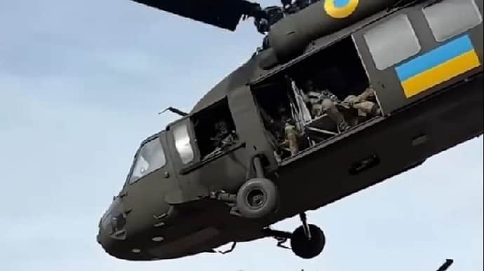 Ukraine's Defence Intelligence refutes Russians' reports about downing Black Hawk helicopter – video