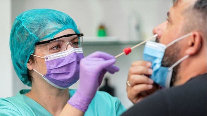 Украина начнет покупать тесты на антиген к коронавирусу