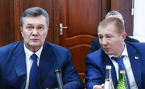 Суд просит комиссию адвокатов разобраться с защитниками Януковича