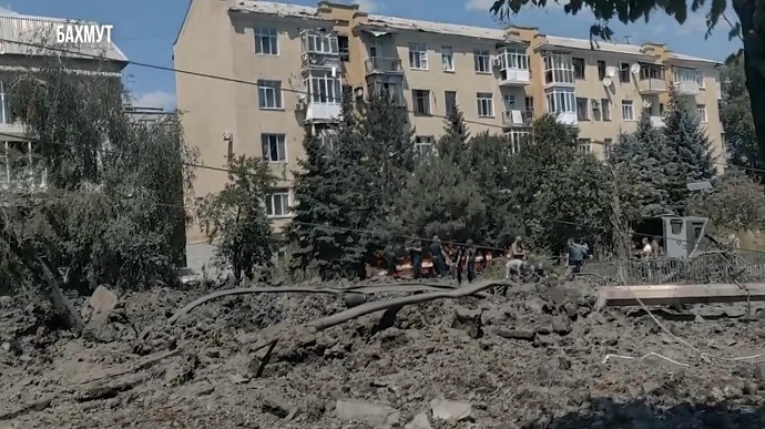 5 civilians injured, including 1 child, in Russian attacks on Bakhmut