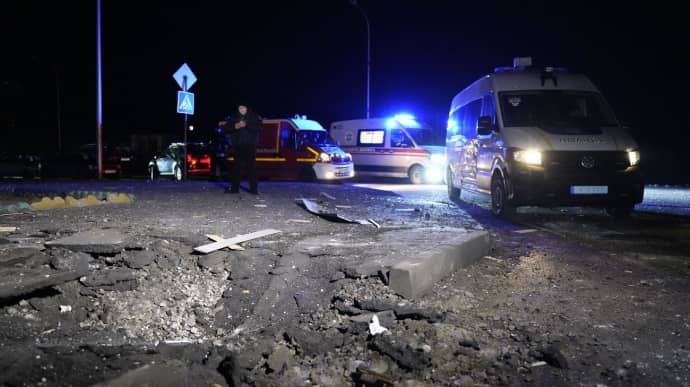 Media show aftermath of Russia's evening strike on Kharkiv – photo