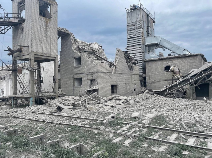 Знищені будівлі в Добропіллі