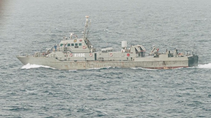 Военные учения: Иран запустил ракету в свой военный корабль. Погибли до 40 человек