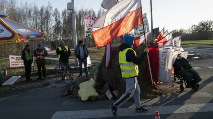 Польские фермеры перекрыли на четыре дня трассу, которая соединяет Варшаву и Берлин