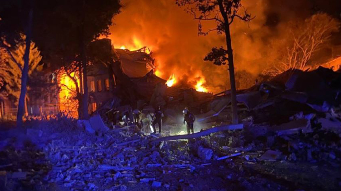 Zelenskyy: Russians hit Kharkiv dormitory, number of casualties not yet determined 