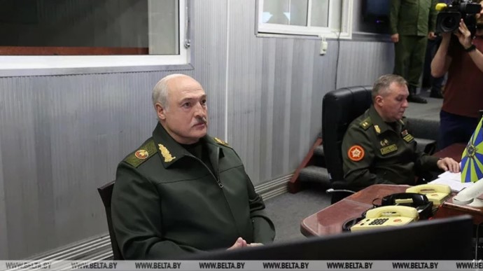 Опубликовали еще и видео Лукашенко: с хриплым голосом и в бинтах