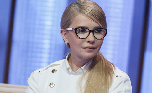 Тимошенко передала Зеленському пакет своїх указів про зниження тарифів 