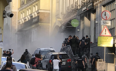 У Києві на Воздвиженці стався конфлікт через будівлю, затримали 18 учасників