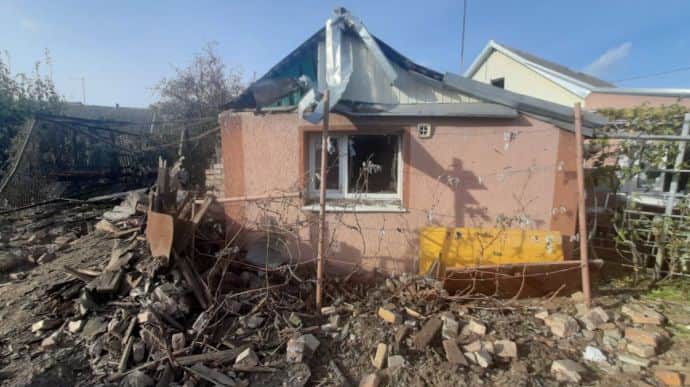 Russians attack Nikopol, wounding woman and 5-year-old boy