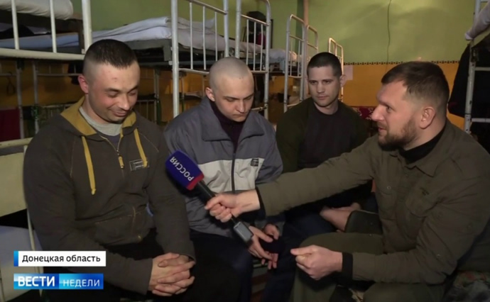 Російський канал показав трьох українських військовополонених в ОРДЛО
