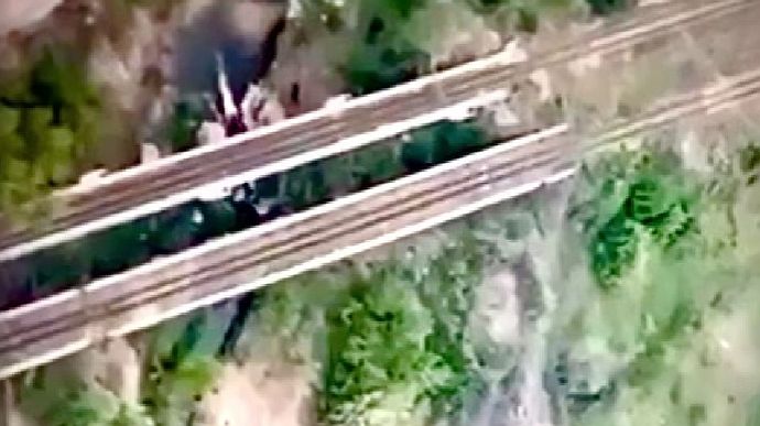 ССО показали, як підривали захоплені ворогом мости на Луганщині