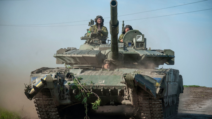 The 93rd Brigade of the Armed Forces of Ukraine parade captured Russian tanks on 9 May
