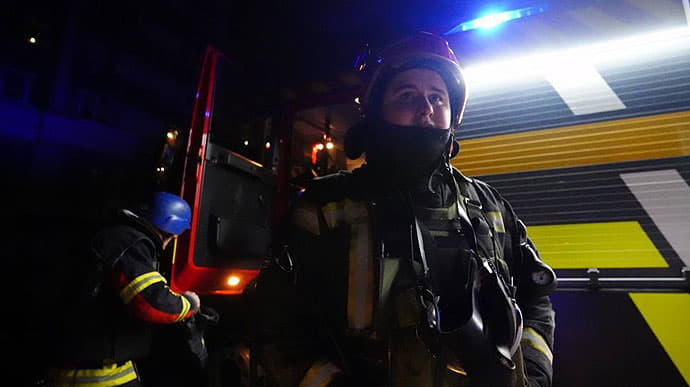 Атака Шахедов: в Киевской области обломки повредили частные дома 