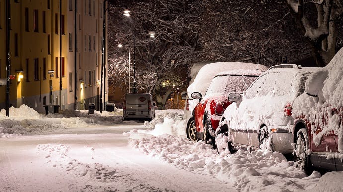 В Киев запретили въезд крупногабаритного транспорта из-за снегопада