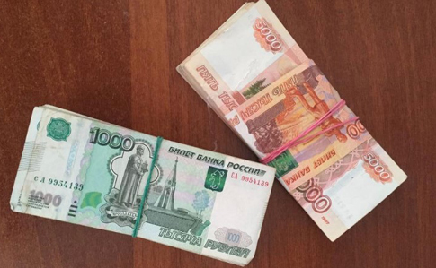 Українець прямував до РФ з мільйоном рублів у черевиках 