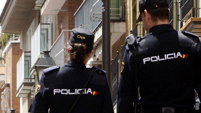 Полиция Испании в выходные после ослабления карантина выписала 36 тысяч штрафов