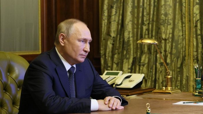 Путін визнав, що російські війська здають позиції, але не масово
