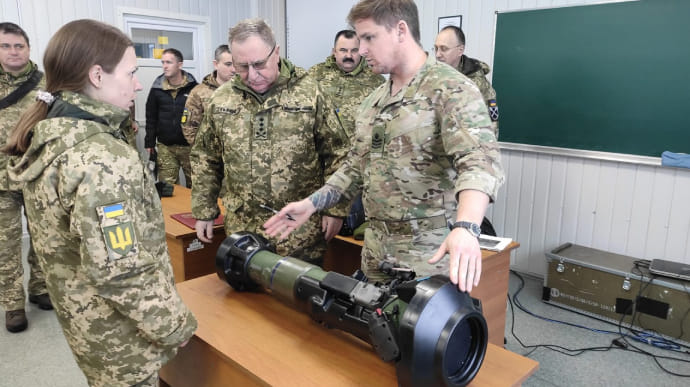 Журналістам покажуть, як навчили українських військових стріляти з британських ПТРК
