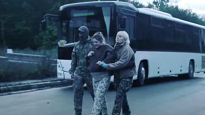 СБУ показала перші кадри зі звільненими українськими полоненими