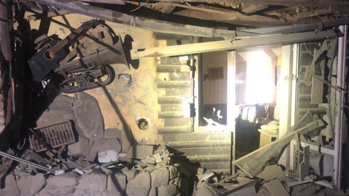 Пошкоджено храм і 7 будинків, є поранений: росіяни били по Нікопольському району