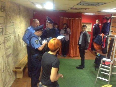 Міліція заблокувала офіс феміністичного руху Femen у Києві. фото прес-служби руху