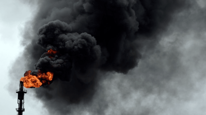 На нефтеперерабатывающем заводе в Нигерии прогремел взрыв, 25 погибших