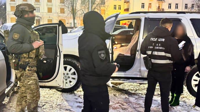 В Чернигове полиция задержала адвоката на взятке 200 тысяч грн за помощь уклонистам