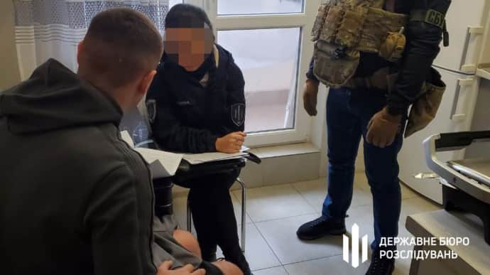 ДБР: На Одещині підприємець разом із правоохоронцями переправляв ухилянтів до Молдови