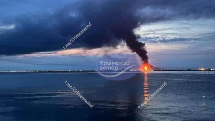 В Краснодарському краї пролунала серія вибухів: у порту Кавказ пожежа