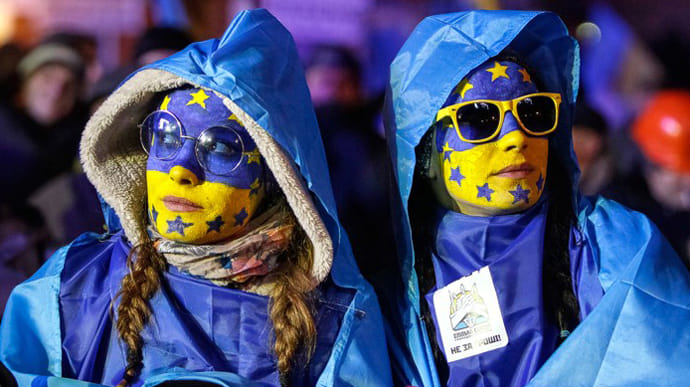 Украинцы получили больше всего видов на жительство в ЕС четвертый год подряд