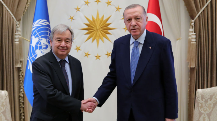 Генсек ООН перед поездкой к ​​Путину посетил Эрдогана