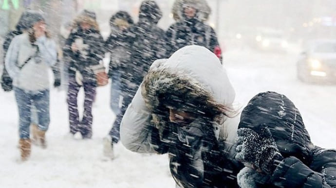 Украину накроет мокрый снег и метель