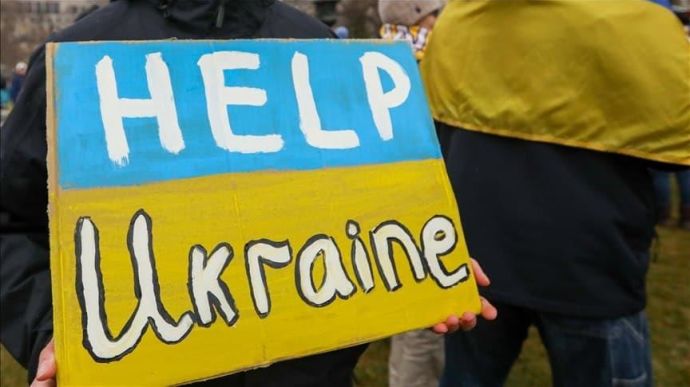 Більшість населення у 28 країнах світу наполягає на підтримці України - опитування