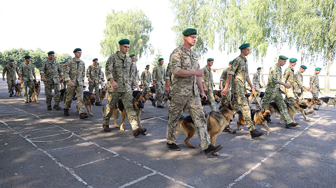 Собаки пограничников впервые примут участие в параде ко Дню Независимости