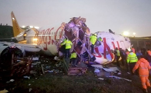 Пассажирский Boeing Измир-Стамбул разбился в Турции
