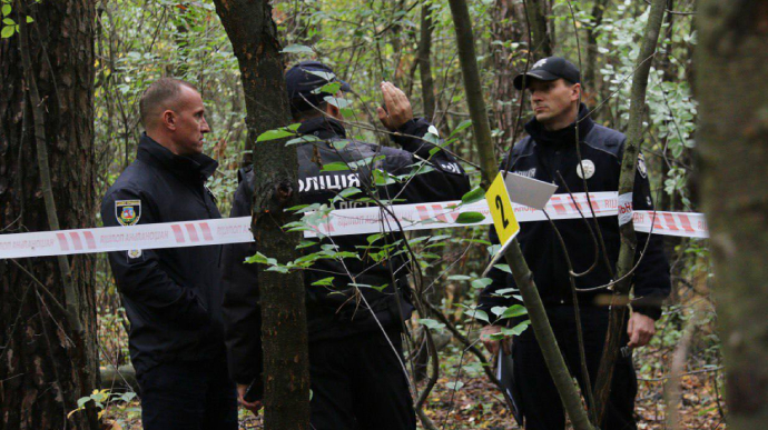 На Киевщине нашли еще двух замученных россиянами мужчин: один - в шевронах академии СБУ