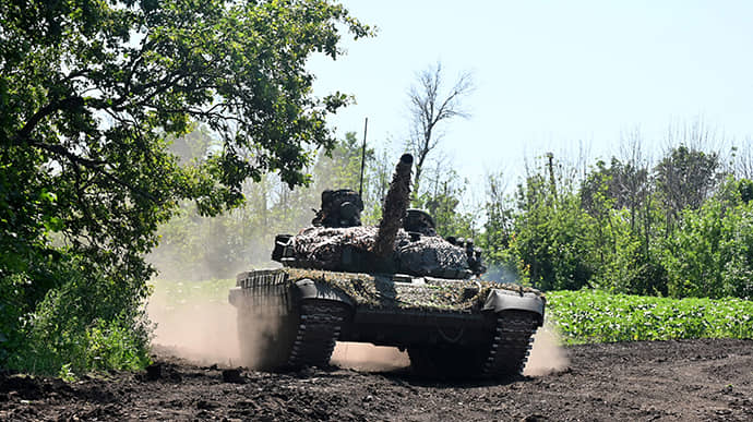 Захисники відмінусували ще 600 окупантів та 5 танків – Генштаб