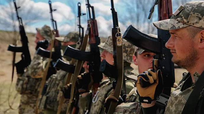 У добровольчих формувань на Київщині є понад 8 тисяч одиниць зброї − Нєбитов 