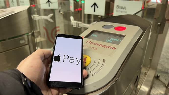 Банки РФ не смогли полностью заменить ушедшие из России Apple и Google Pay – росСМИ