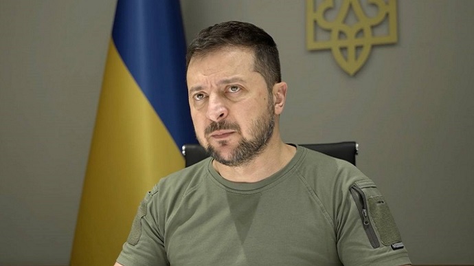 Ракетна атака на Україну: Зеленський просить залишатися в укриттях