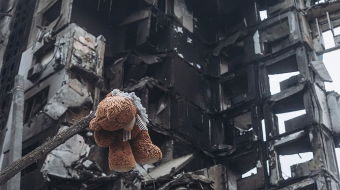 Російські окупанти вже вбили 323 дитини в Україні 
